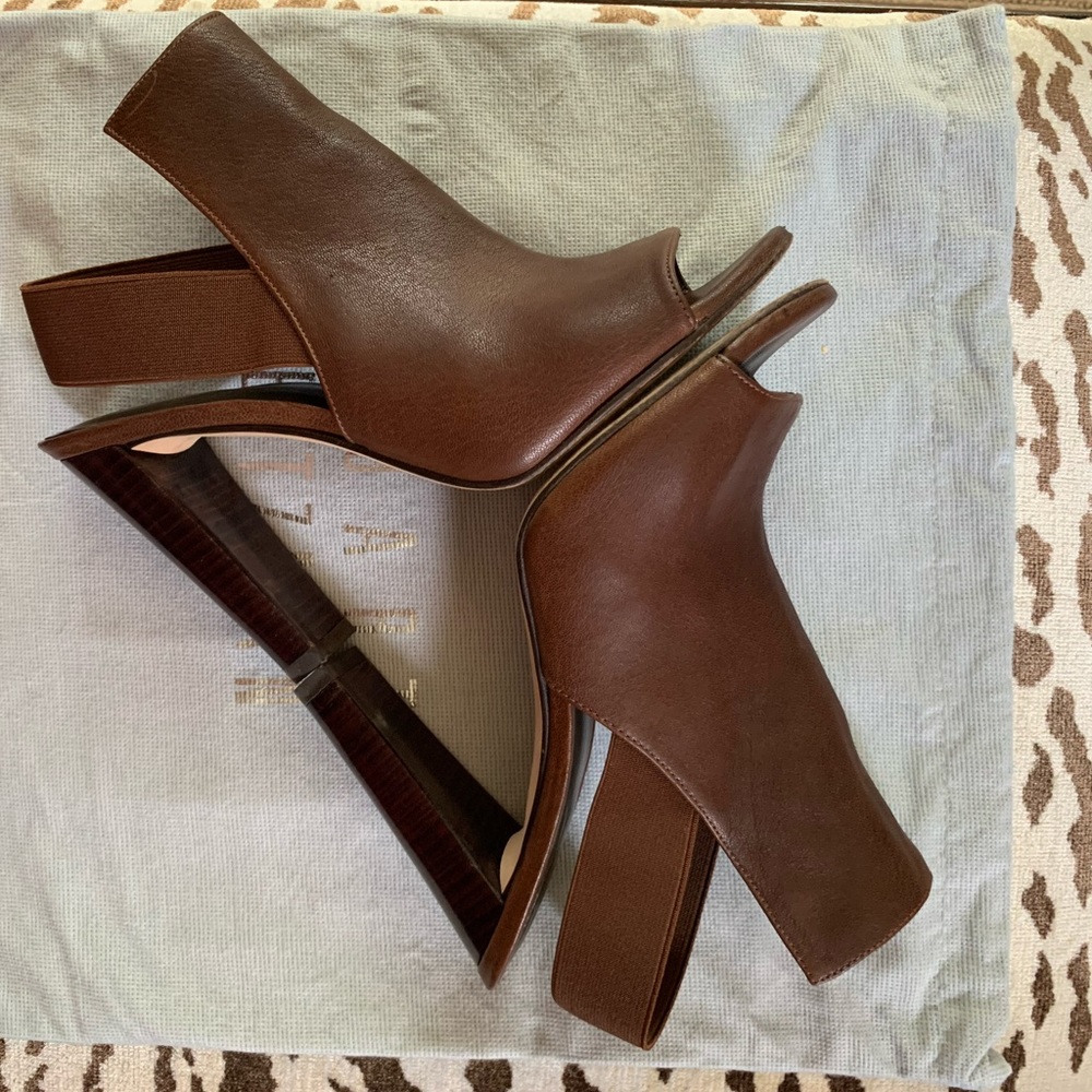 STUART WEITZMAN  Fronton slingback peep-toe bootie w/dust bag and box size 7 - Picture 9 of 11